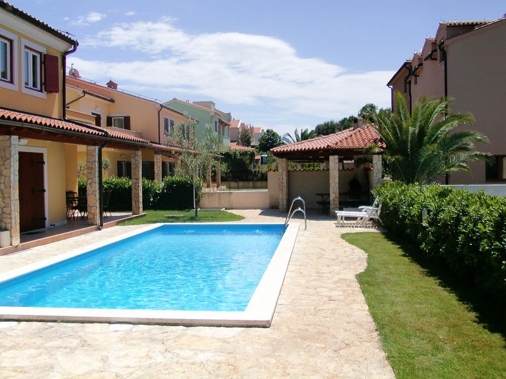 Oliva Holiday Apartment Banjole Exterior photo