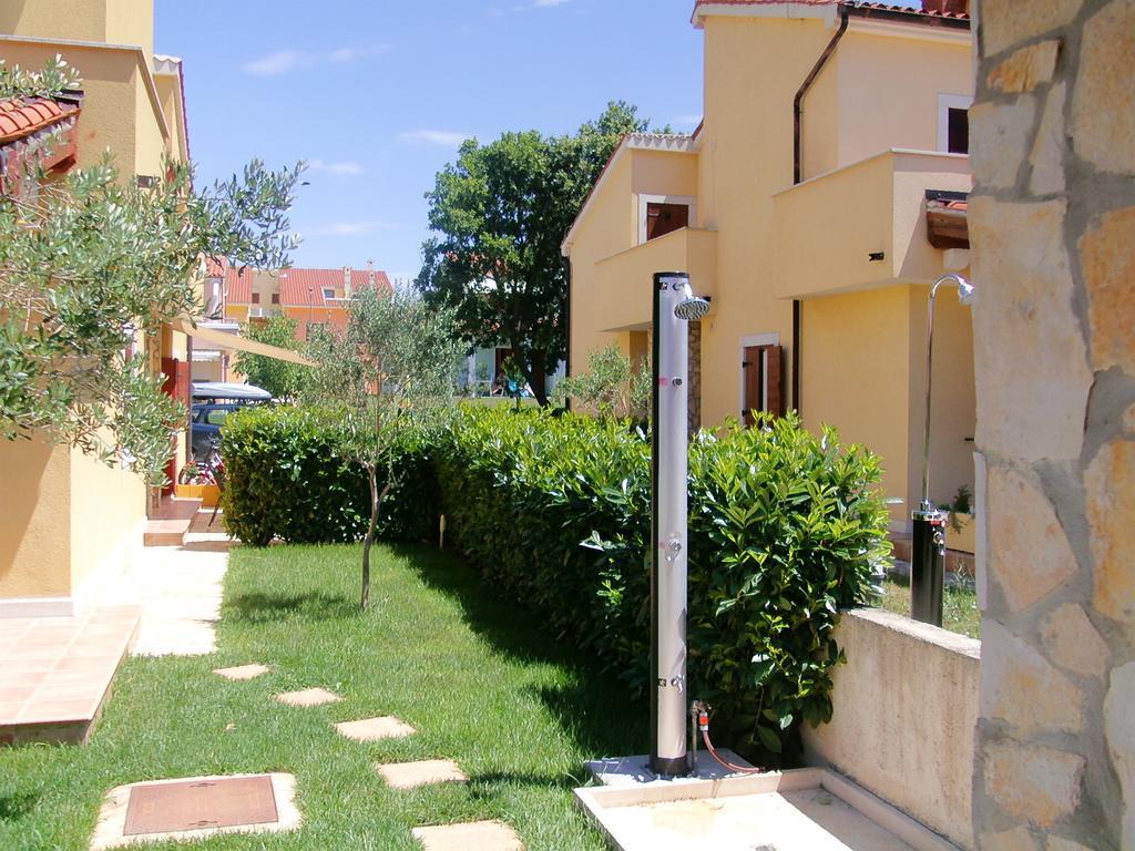 Oliva Holiday Apartment Banjole Exterior photo