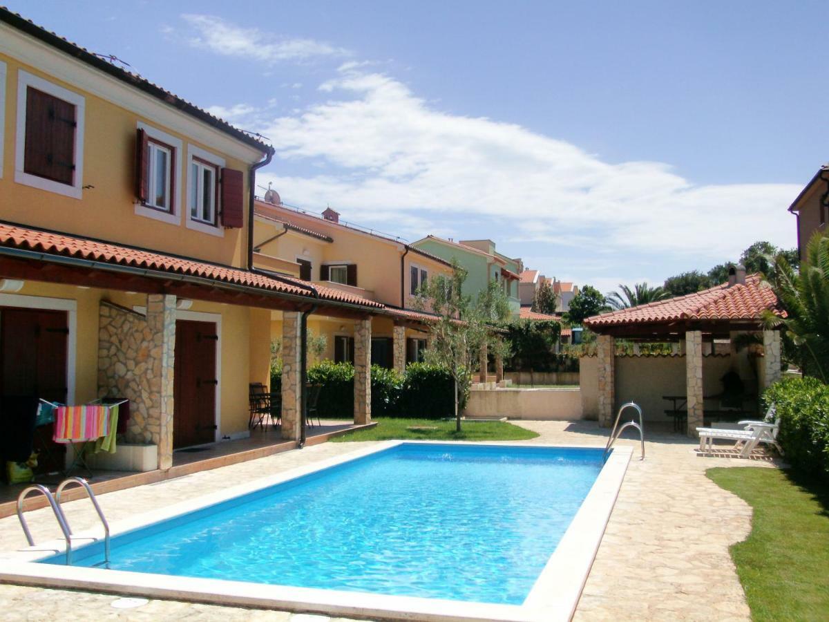 Oliva Holiday Apartment Banjole Exterior photo