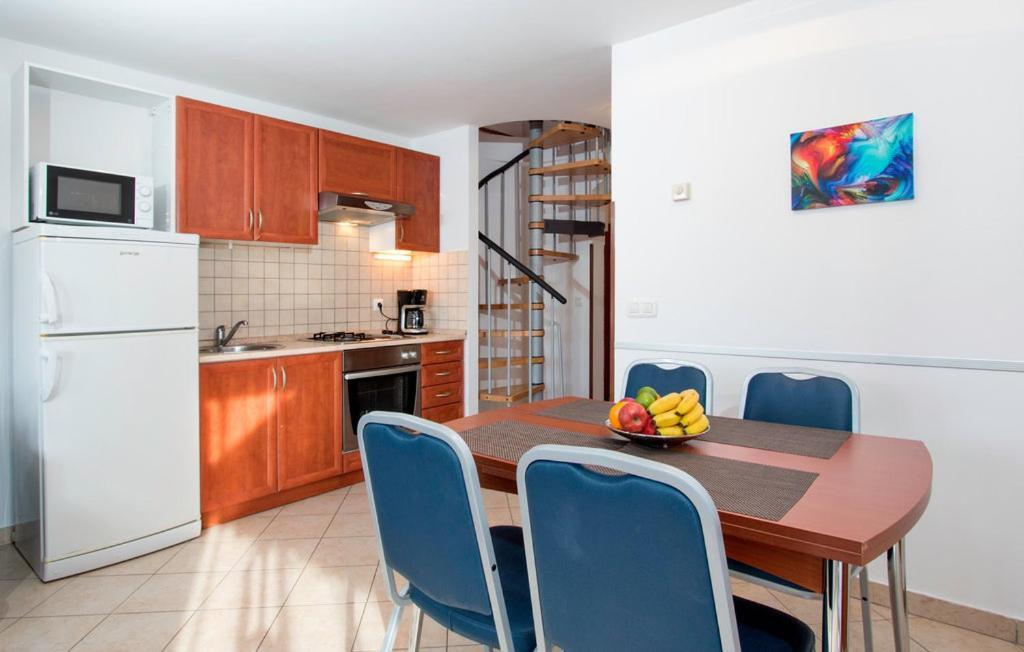 Oliva Holiday Apartment Banjole Exterior photo